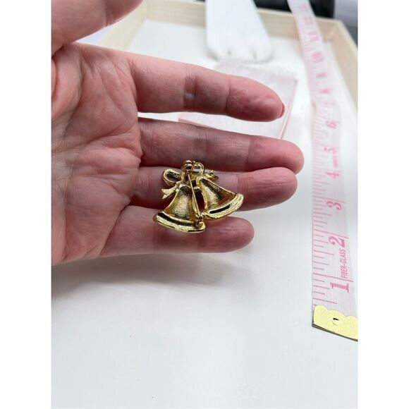 Charming enamel holiday bells vintage mid century brooch - Picture 5 of 6